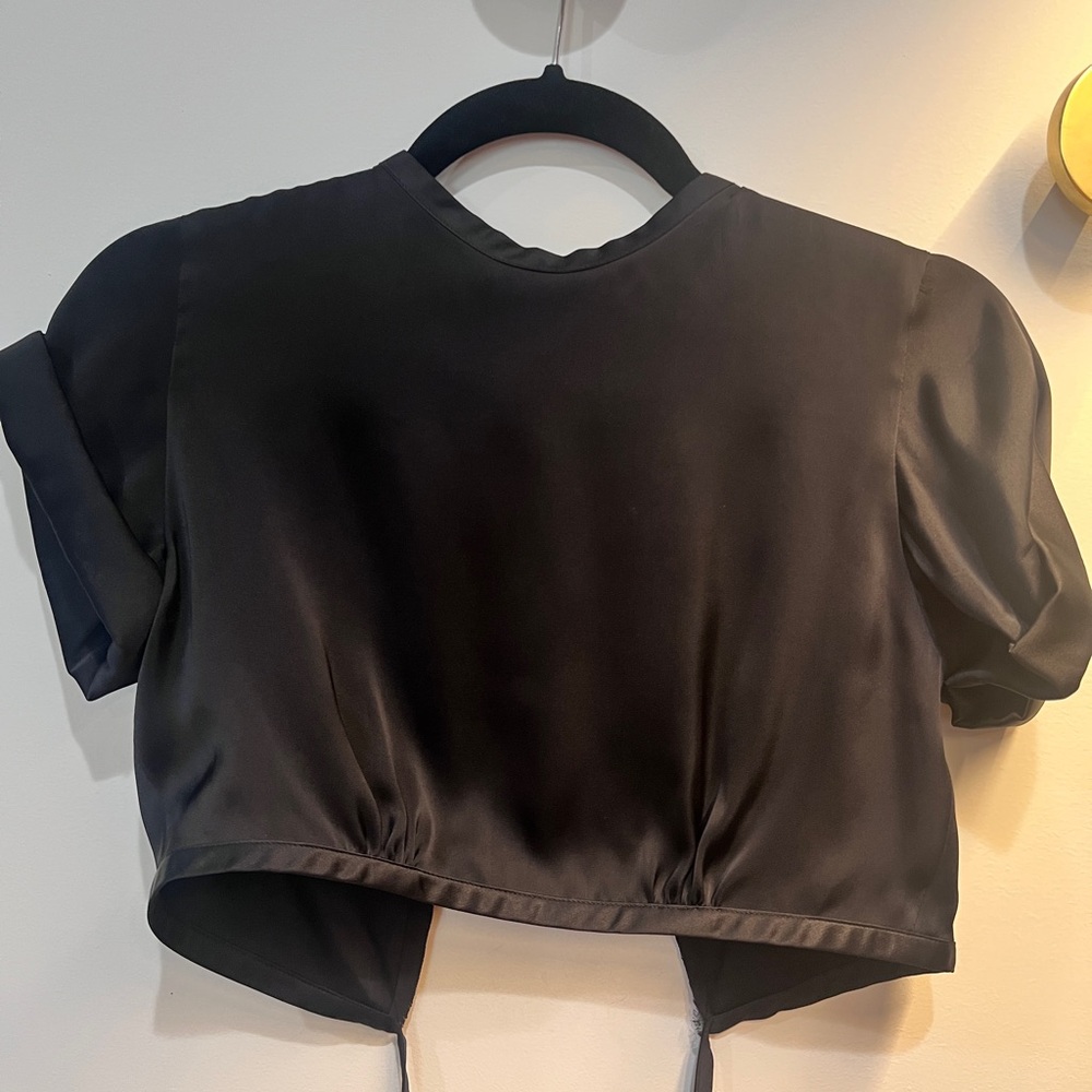 Orseund Iris Black Short Sleeve Top